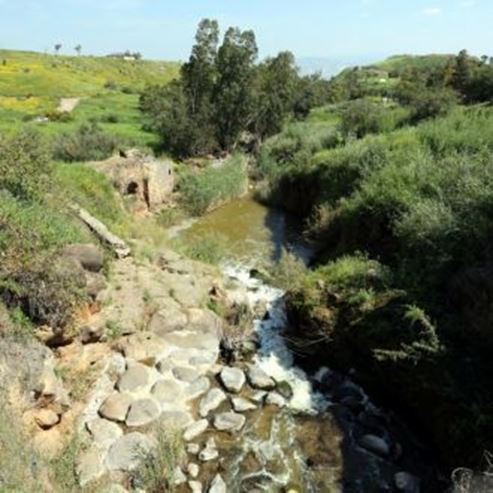 Amal-Fluss und Kantarabrücke-Promenade