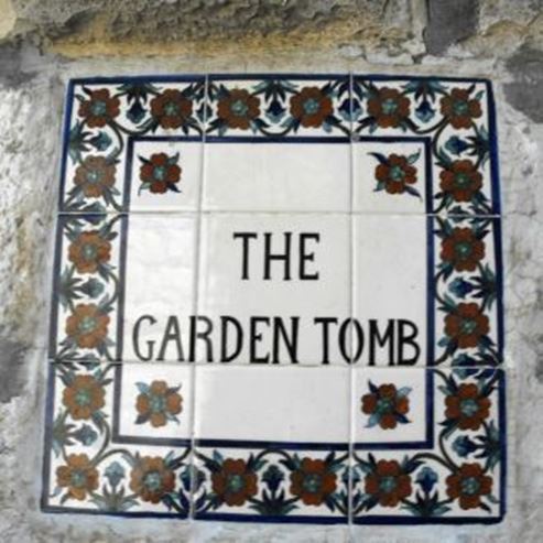 La tombe du jardin