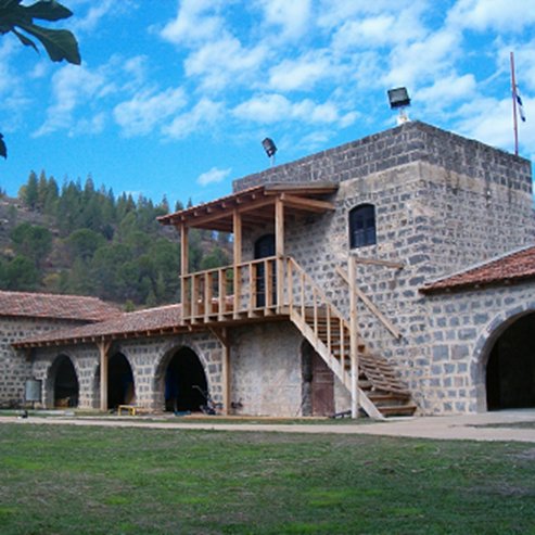 La grande cour de Tel Haï