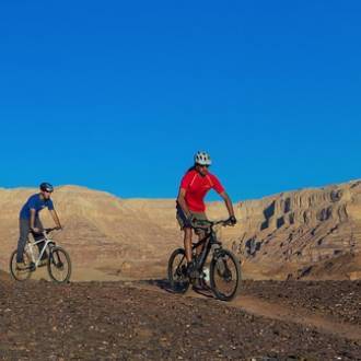 A family bicycle trail at Timna Park